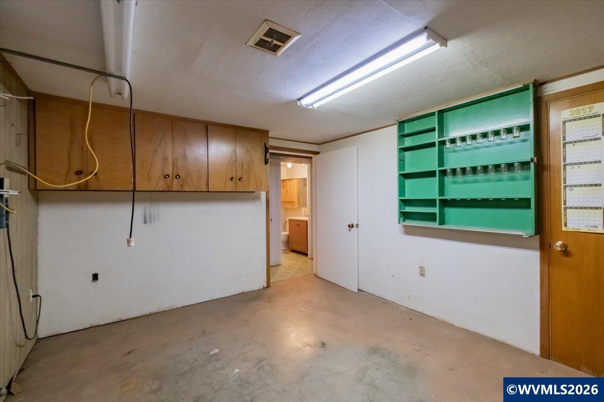 18441 Southeast Clinton Street Gresham, OR 97030 - Photo 40 of 47