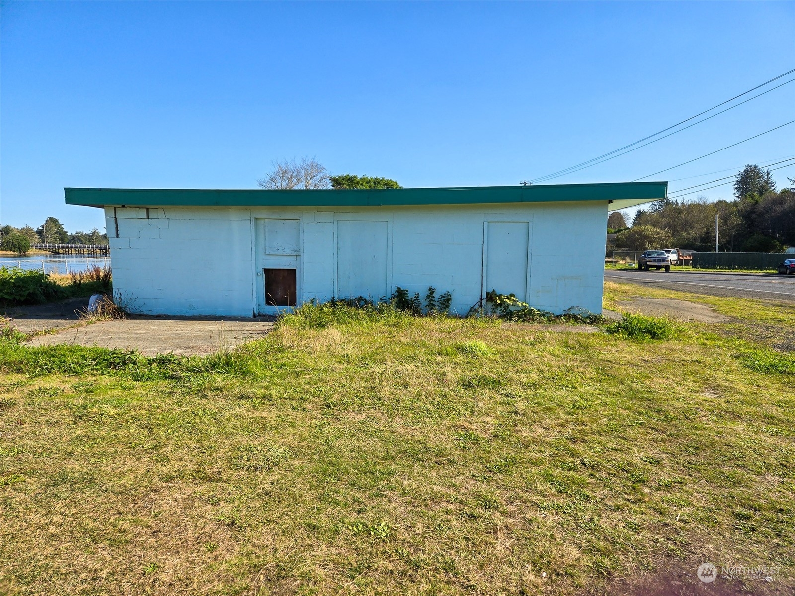 3137 Highway 109 Copalis Beach, WA 98535 - Photo 11 of 17 a view of a backyard