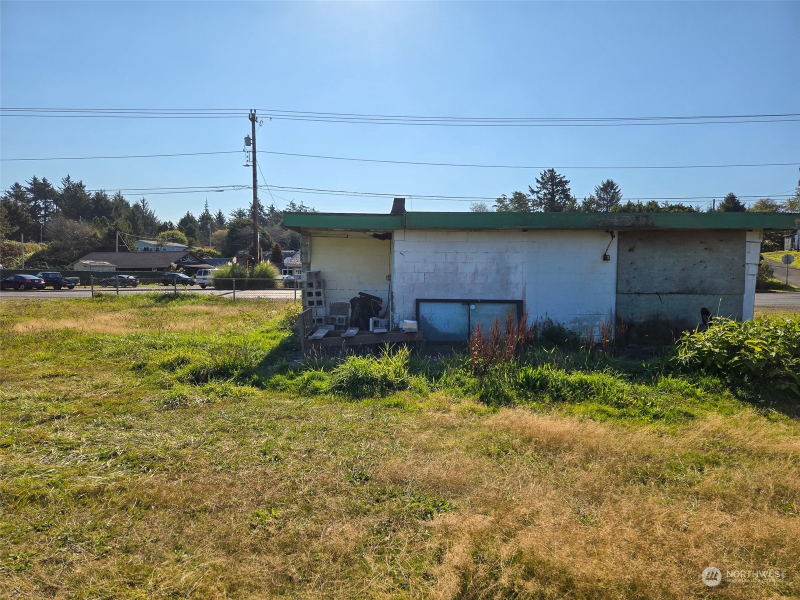3137 Highway 109 Copalis Beach, WA 98535 - Photo 13 of 17 a view of a house with a yard