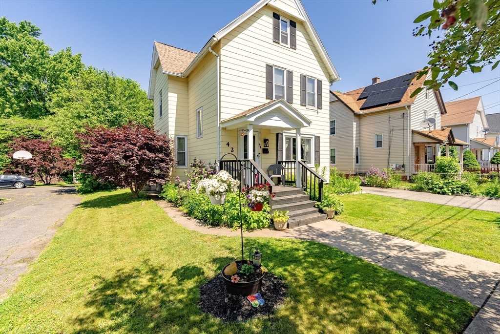 42 George Street West Springfield, MA 01089 - Photo 3 of 30 Gallery Image 3