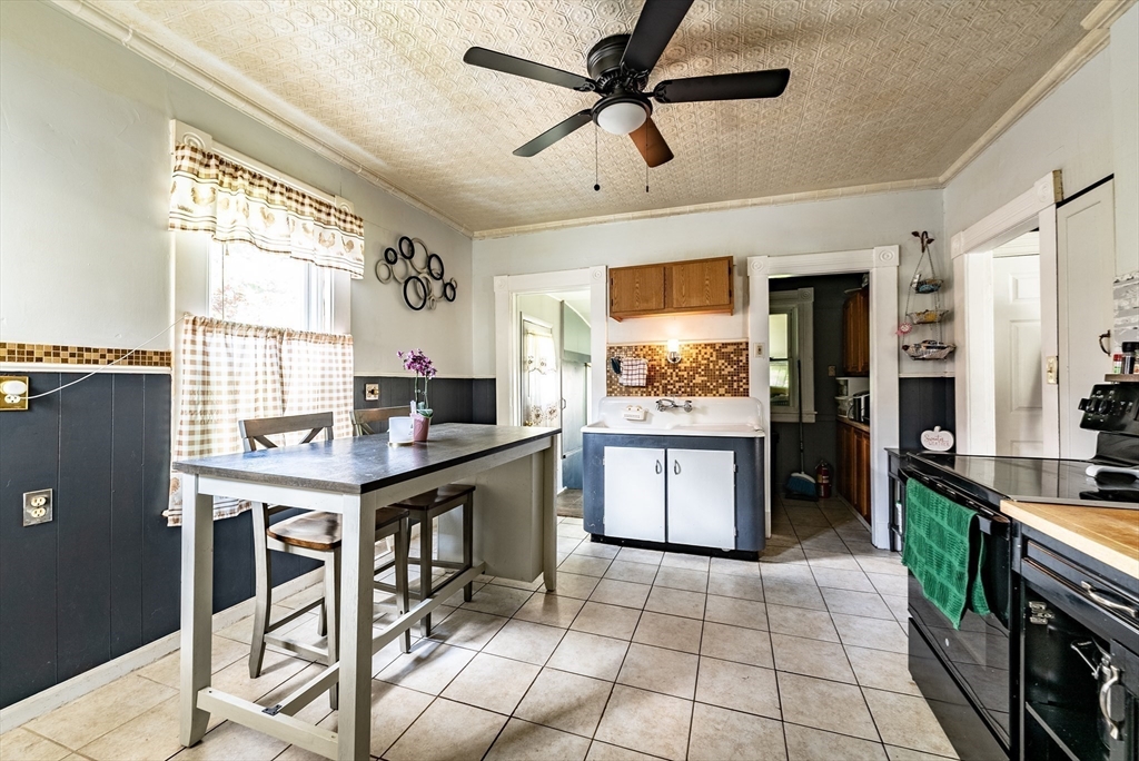 42 George Street West Springfield, MA 01089 - Photo 5 of 30 Gallery Image 5