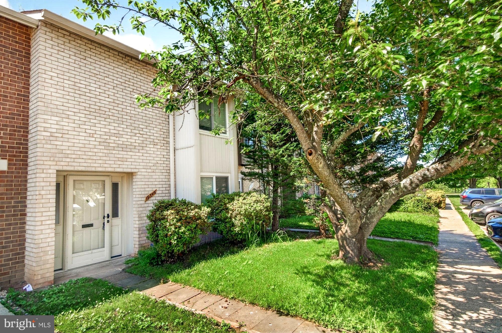 19346 Keymar Way Gaithersburg, MD 20886 - Photo 2 of 41