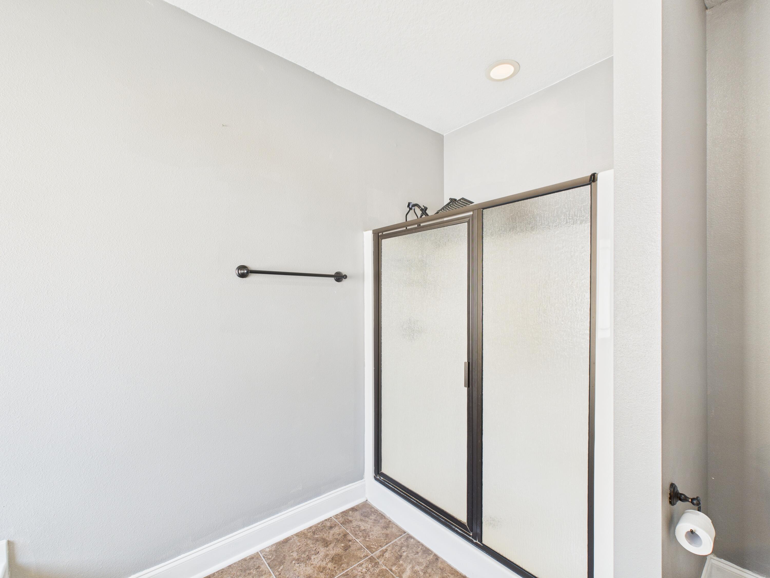 4546 Live Oak Church Road Crestview, FL 32539 - Photo 12 of 27 CAM02668G0-PR0185-STILL011