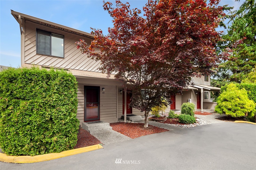 22906 Edmonds Way, Unit 13 Edmonds, WA 98020 - Photo 1 of 14