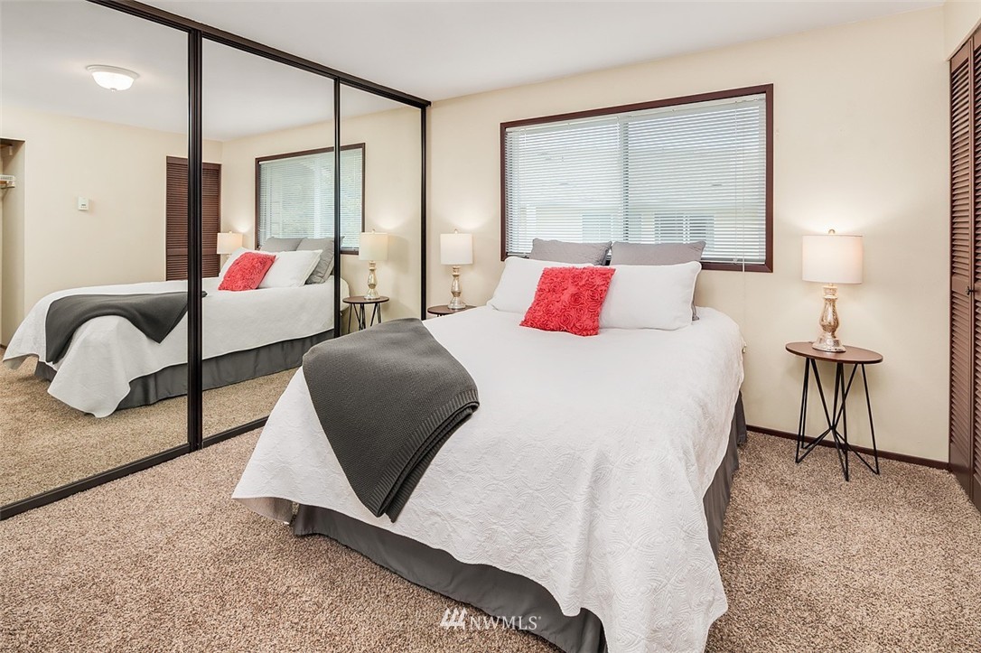 22906 Edmonds Way, Unit 13 Edmonds, WA 98020 - Photo 11 of 14