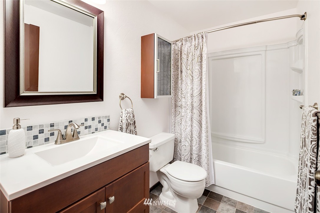 22906 Edmonds Way, Unit 13 Edmonds, WA 98020 - Photo 13 of 14