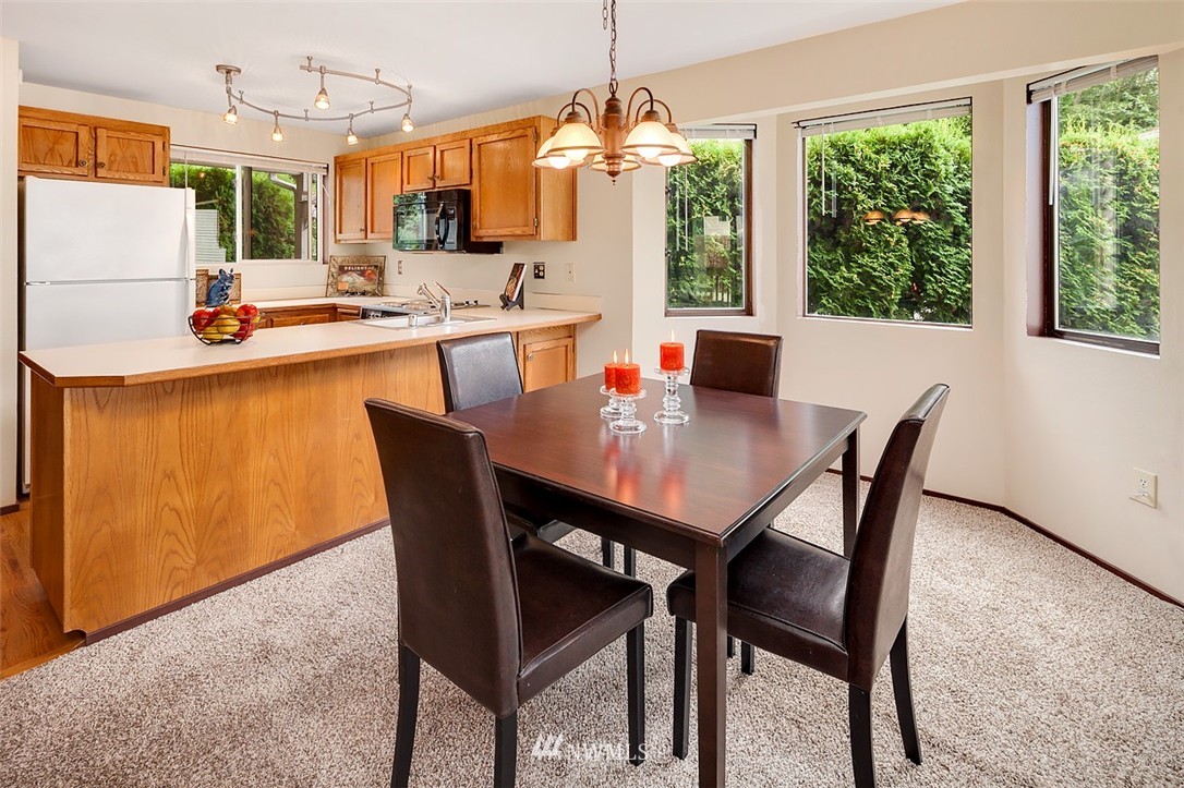 22906 Edmonds Way, Unit 13 Edmonds, WA 98020 - Photo 5 of 14