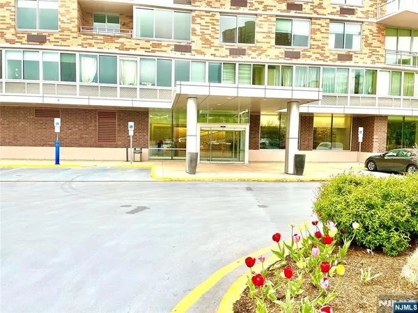 $4,100 | 1709 Hudson Park, Unit 1709, Edgewater, NJ 07020