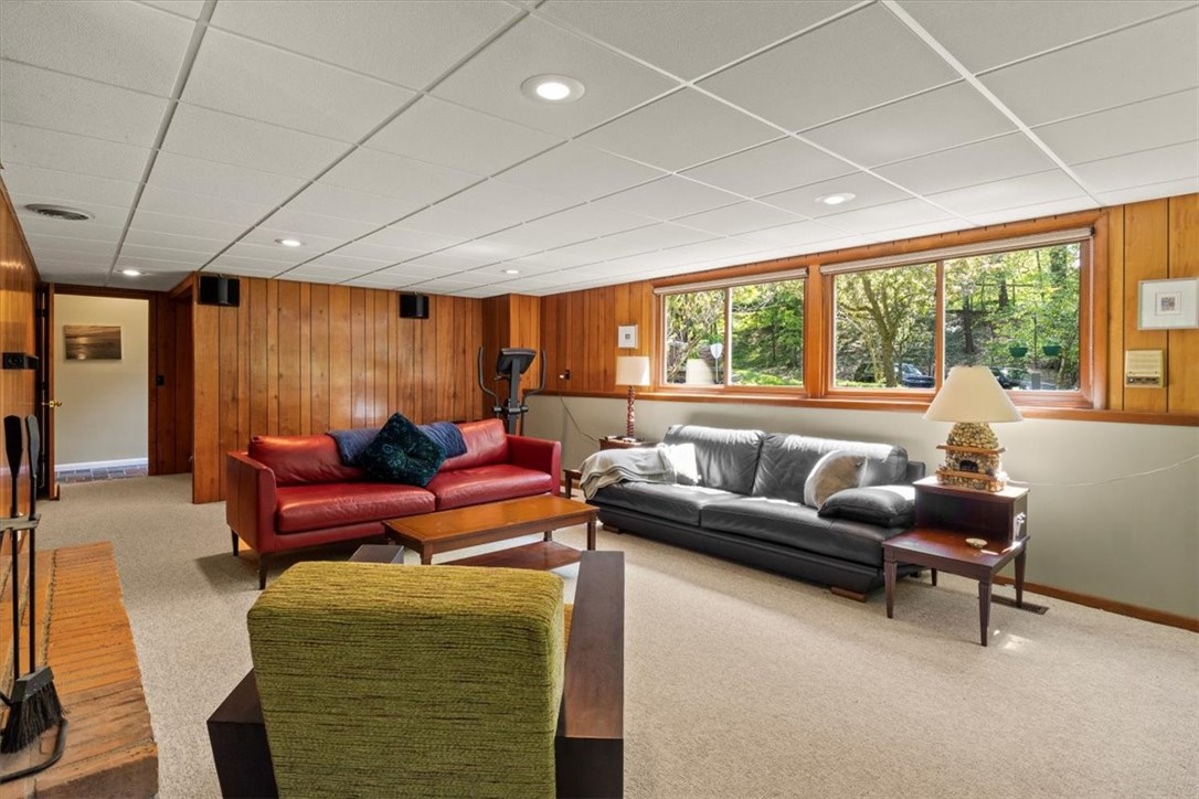 440 Hoffman Road Irondequoit, NY 14622 - Photo 22 of 39