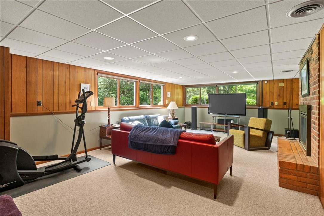 440 Hoffman Road Irondequoit, NY 14622 - Photo 23 of 39