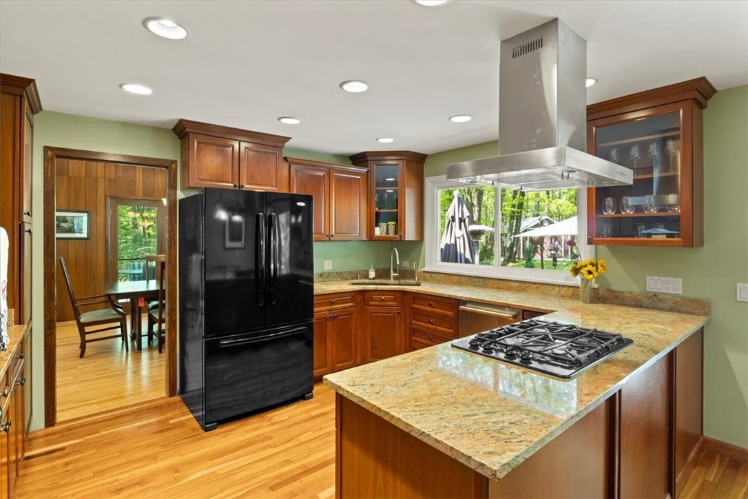 440 Hoffman Road Irondequoit, NY 14622 - Photo 9 of 39