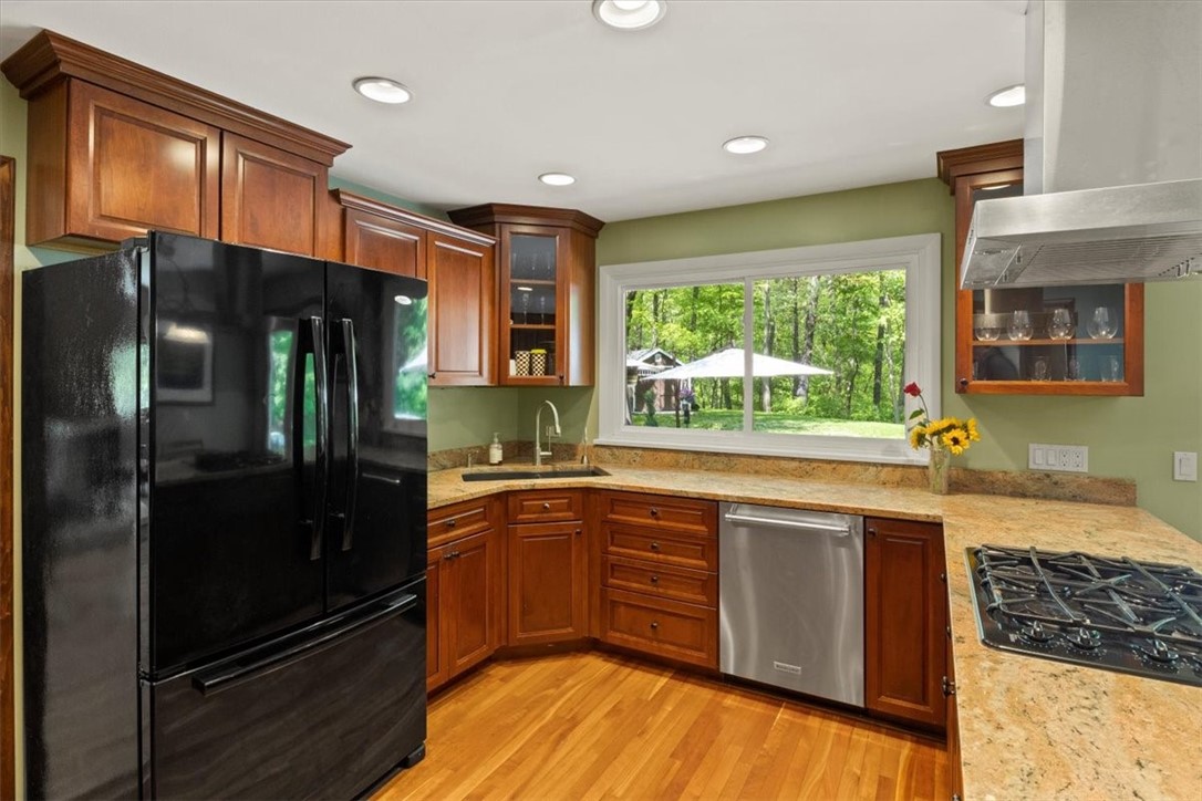 440 Hoffman Road Irondequoit, NY 14622 - Photo 10 of 39