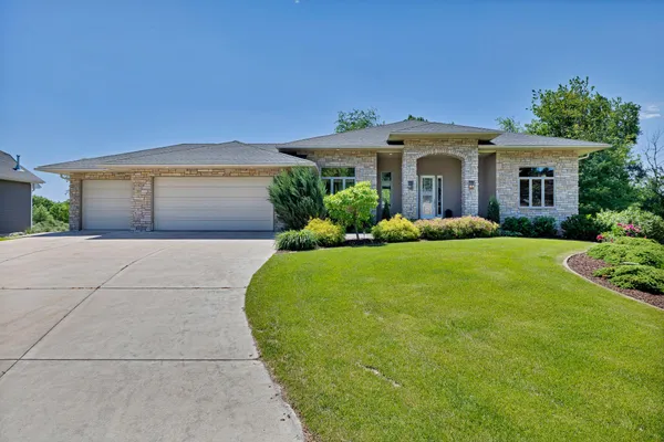 $1,200,000 | 2716 103rd Court Northeast, Blaine, MN 55449