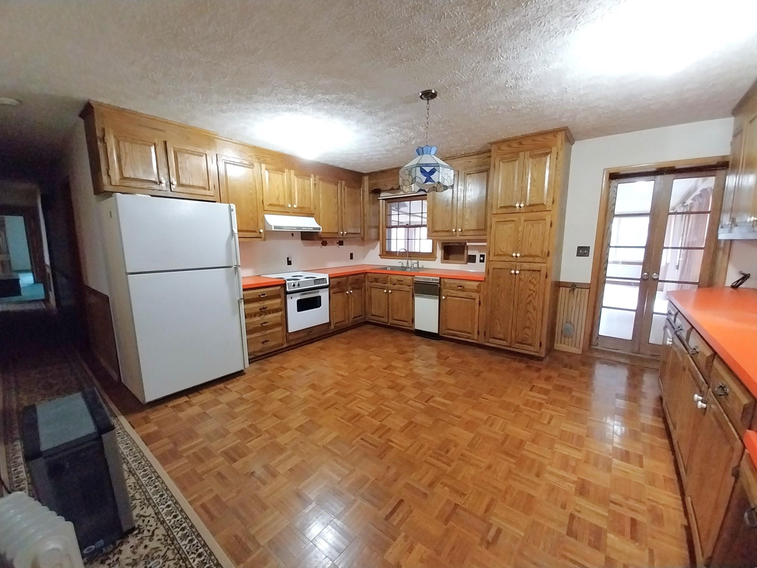 303-301 Miller Road Waynesboro, VA 22980 - Photo 27 of 74 70's Look is Back