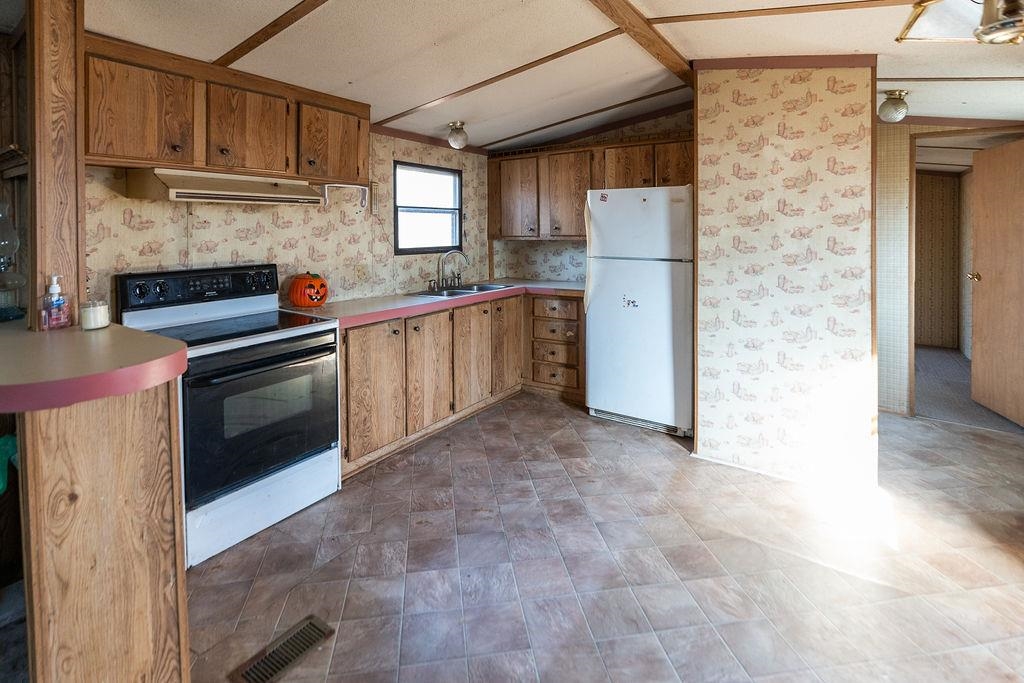 303-301 Miller Road Waynesboro, VA 22980 - Photo 61 of 74 Needs TLC