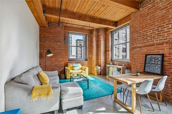 $355,000 | 712 Broadway Boulevard, Unit 406, Kansas City, MO 64105
