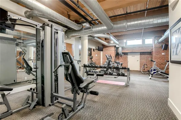 $355,000 | 712 Broadway Boulevard, Unit 406, Kansas City, MO 64105