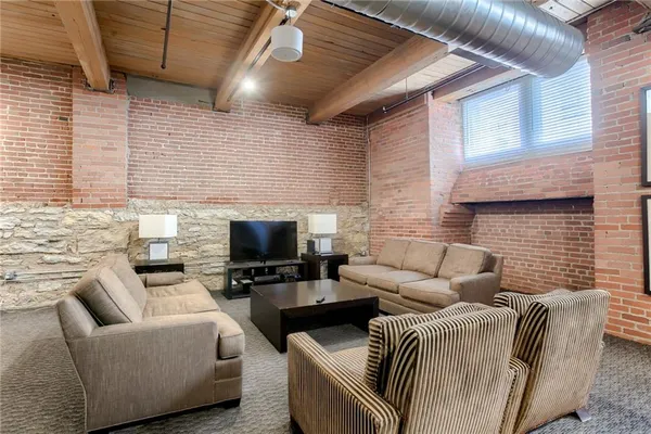 $355,000 | 712 Broadway Boulevard, Unit 406, Kansas City, MO 64105
