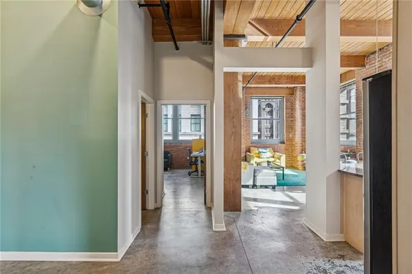 $365,000 | 712 Broadway Boulevard, Unit 406, Kansas City, MO 64105