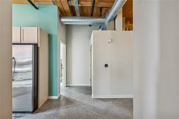 $355,000 | 712 Broadway Boulevard, Unit 406, Kansas City, MO 64105