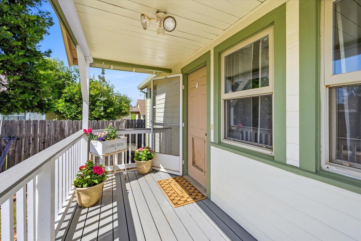 232 Upper Slate Creek Road Grass Valley, CA 95945 - Photo 23 of 48 a view of balcony with furniture