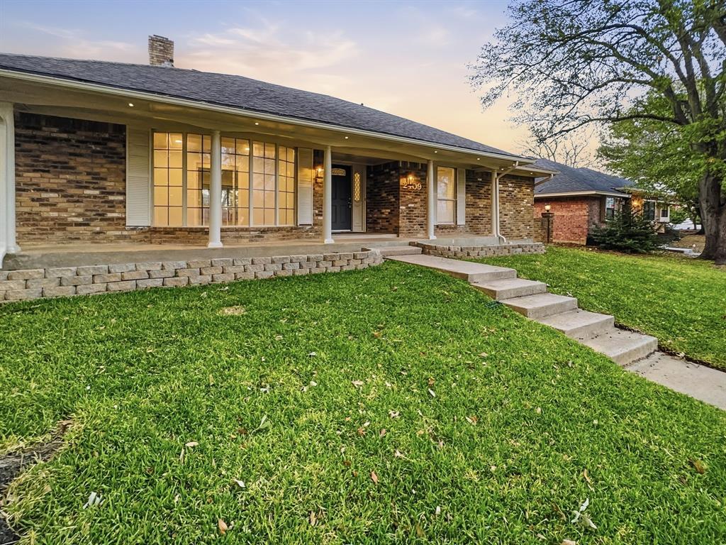 2409 Castle Street Irving, TX 75038 - Photo 3 of 32
