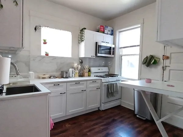 $2,700 | 3508 North Broadway, Unit 1, Chicago, IL 60657