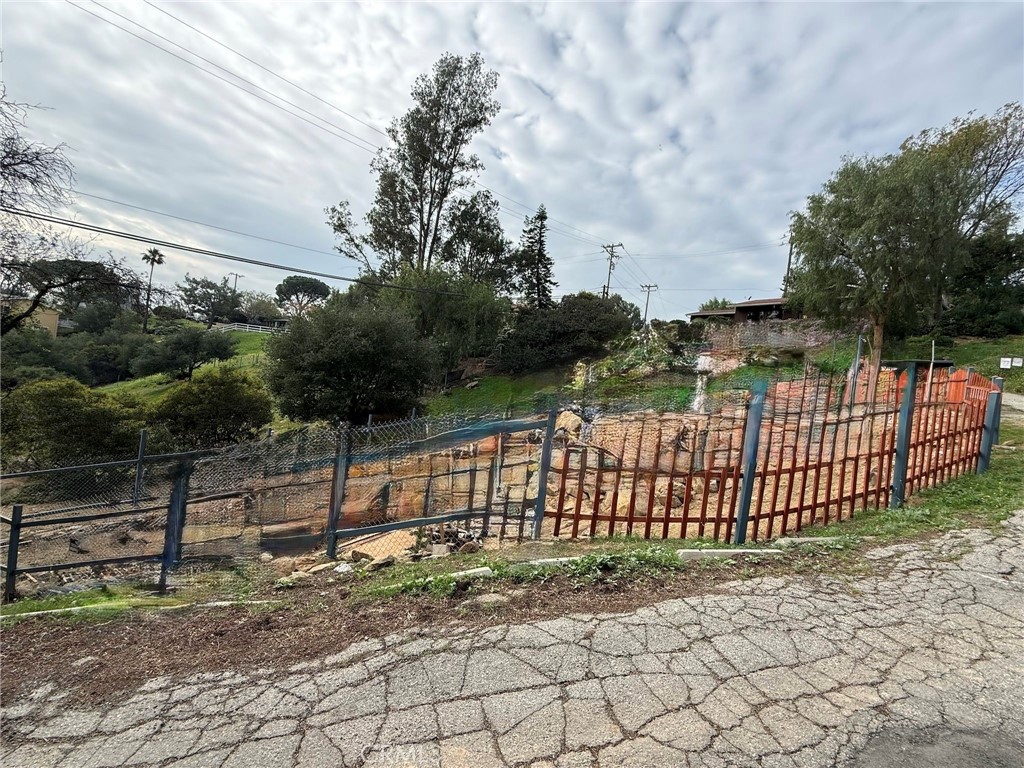 7365 Webb Road Chatsworth, CA 91311 - Photo 11 of 12 a view of park bench