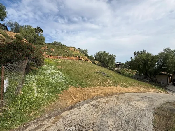 $199,900 | 7365 Webb Road, Chatsworth, CA 91311