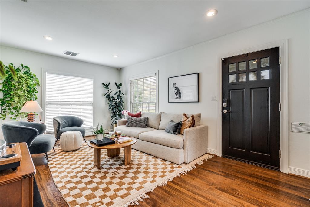 7014 Vivian Avenue Dallas, TX 75223 - Photo 4 of 25