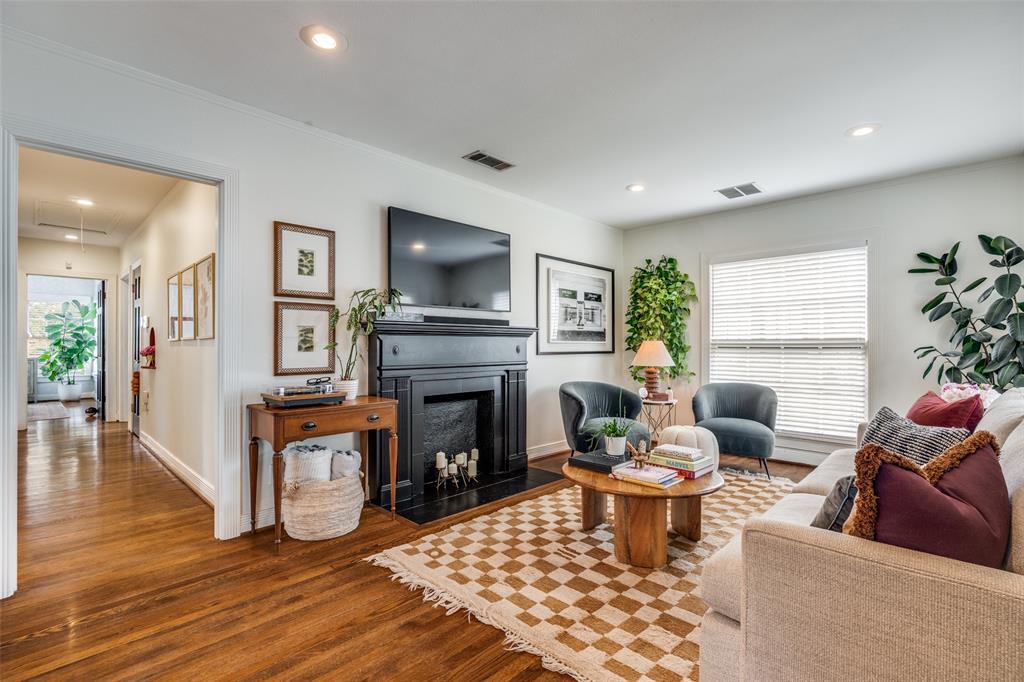 7014 Vivian Avenue Dallas, TX 75223 - Photo 5 of 25