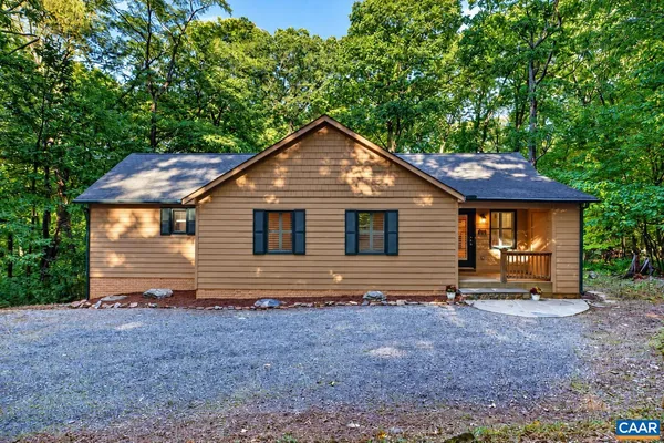 $459,000 | 926 Blue Ridge Drive, Roseland, VA 22967