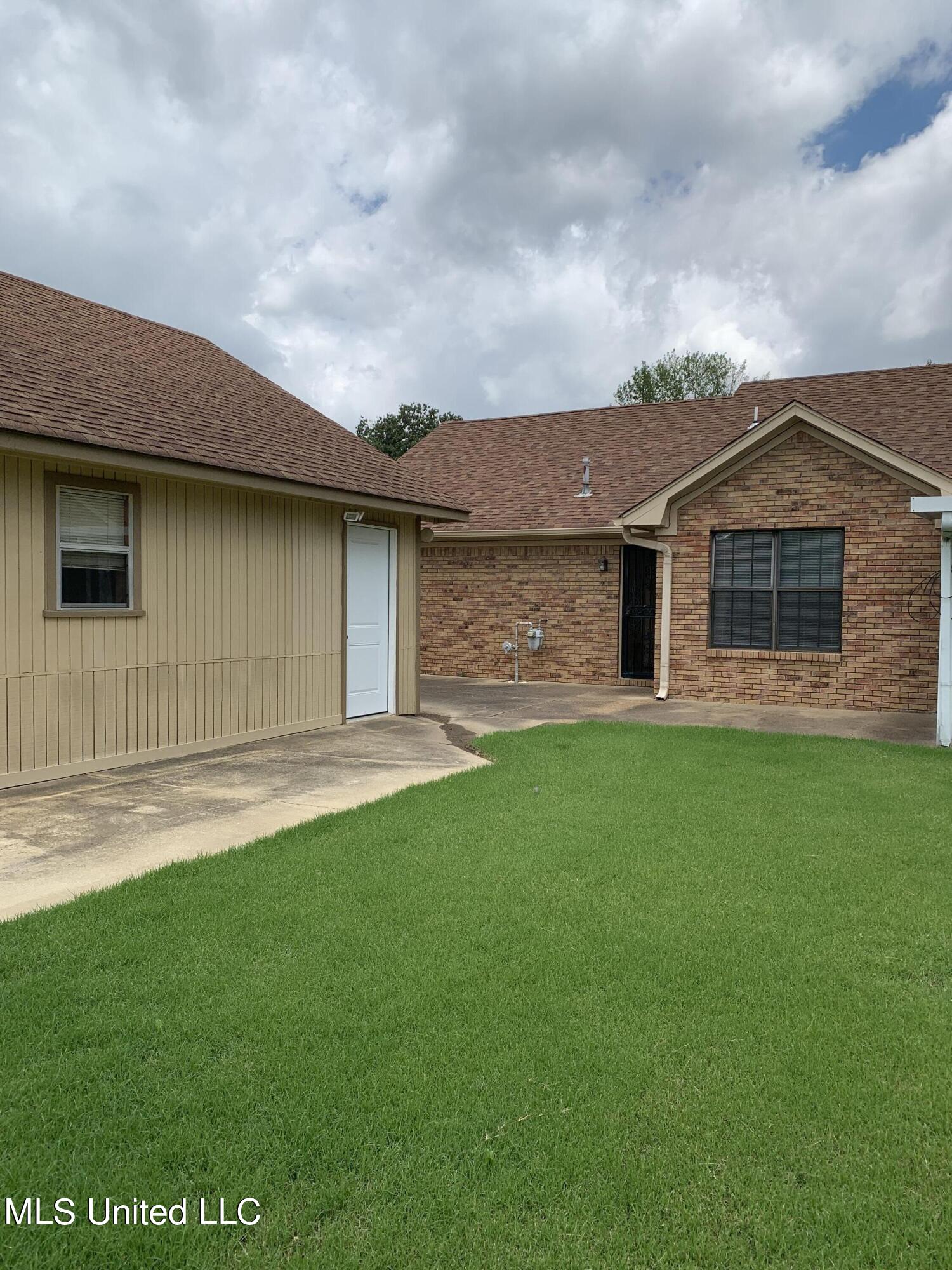 7019 Blue Grass Road Olive Branch, MS 38654 - Photo 16 of 22 IMG_2081