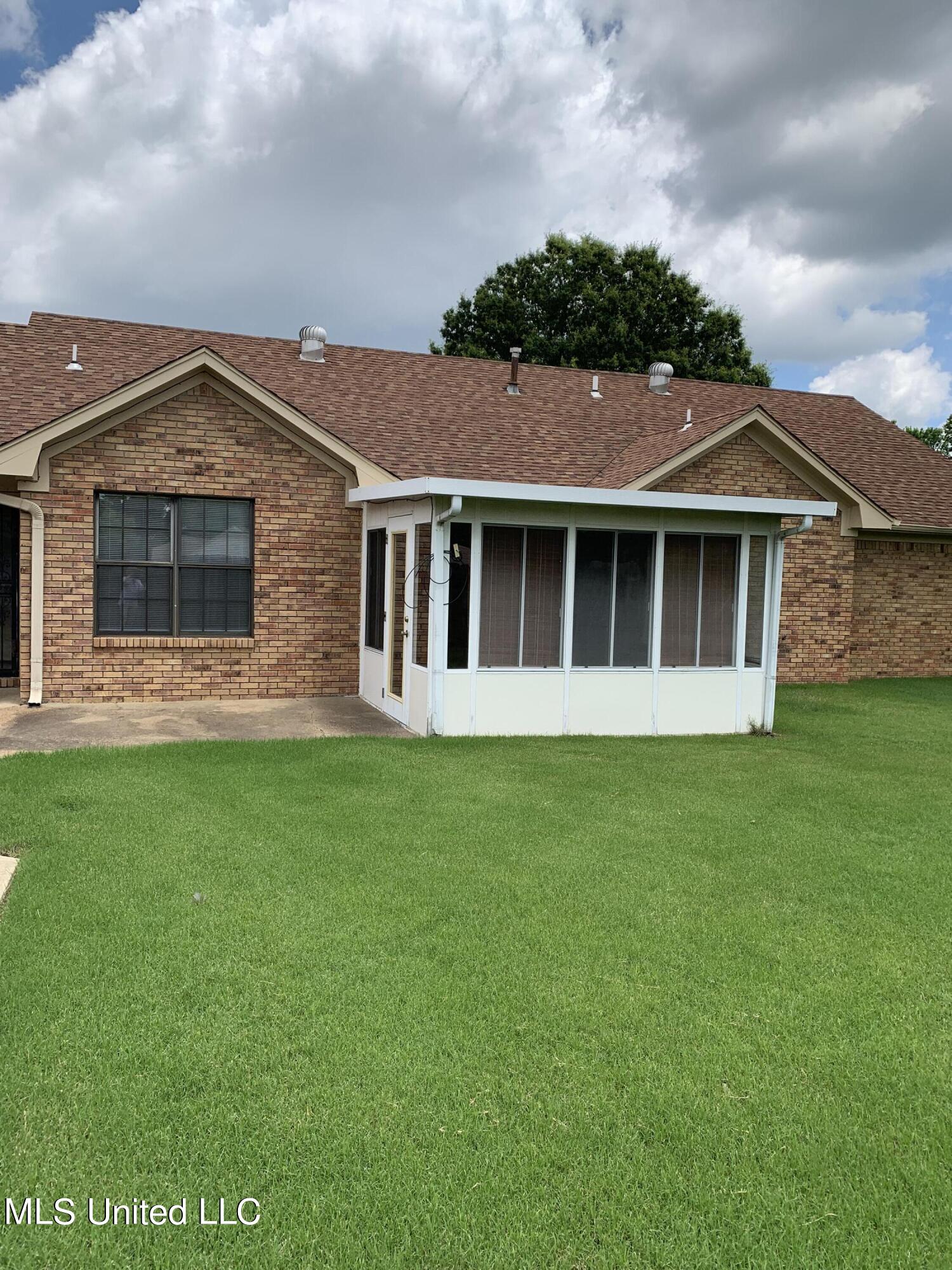 7019 Blue Grass Road Olive Branch, MS 38654 - Photo 3 of 22 IMG_2079