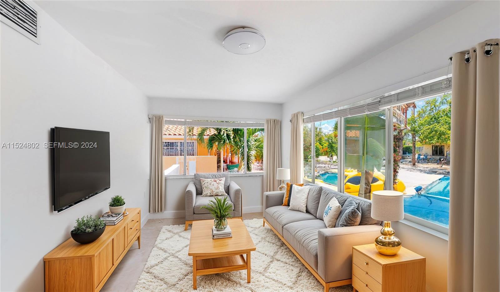 2915 Southwest 24th Terrace Miami, FL 33145 - Photo 2 of 52 Virtual Staging