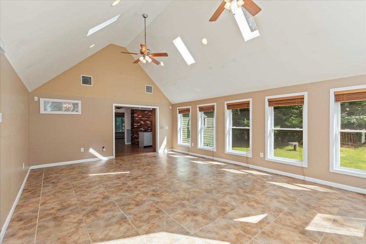 42 Gaita Drive Derry, NH 03038 - Photo 31 of 35