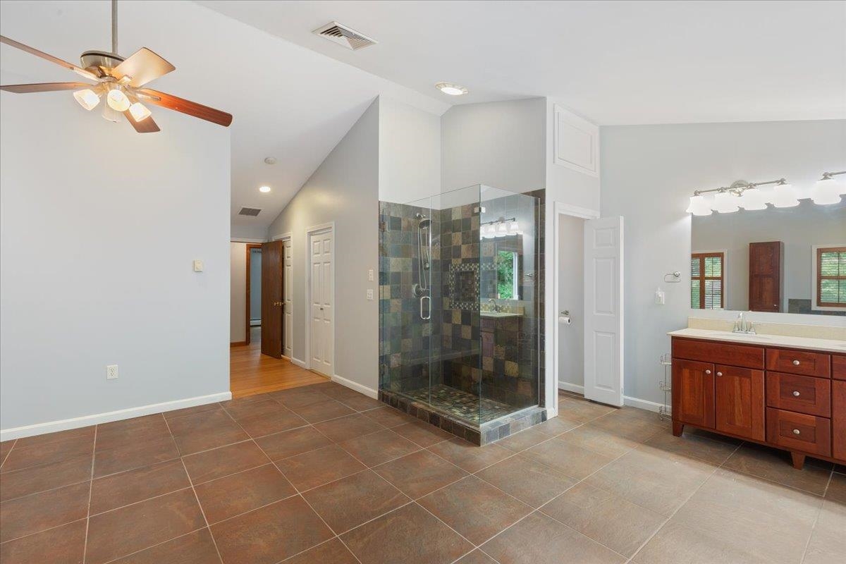 42 Gaita Drive Derry, NH 03038 - Photo 10 of 35