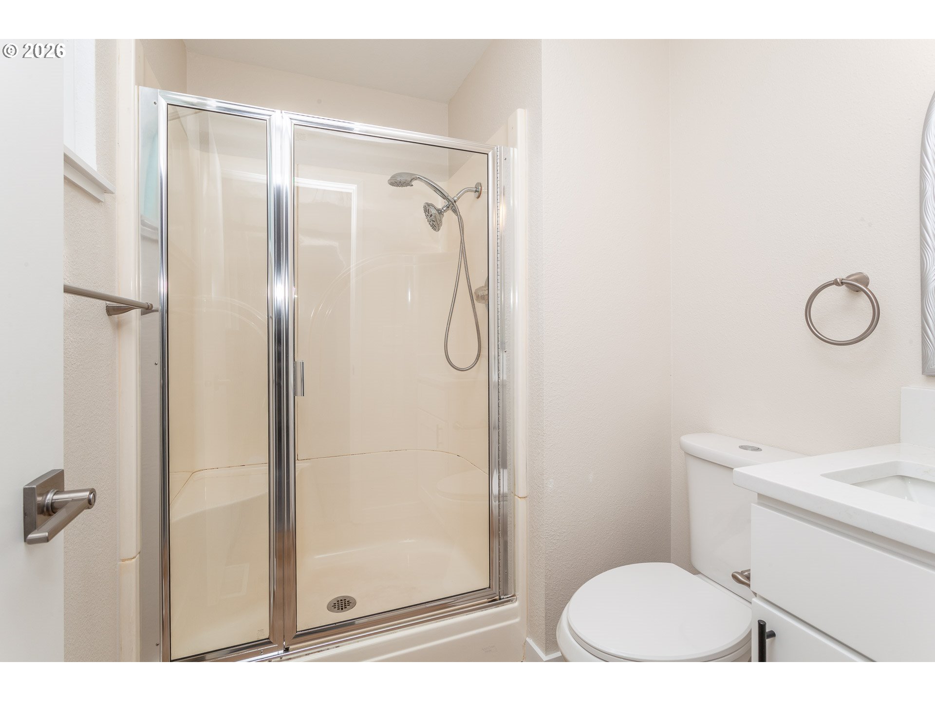 2500 Southwest 15th Street Gresham, OR 97080 - Photo 20 of 30 Owner's Suite Bathroom