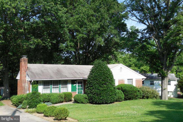 7808 Fort Hunt Road Alexandria, VA 22308 - Photo 1 of 21 FRONT