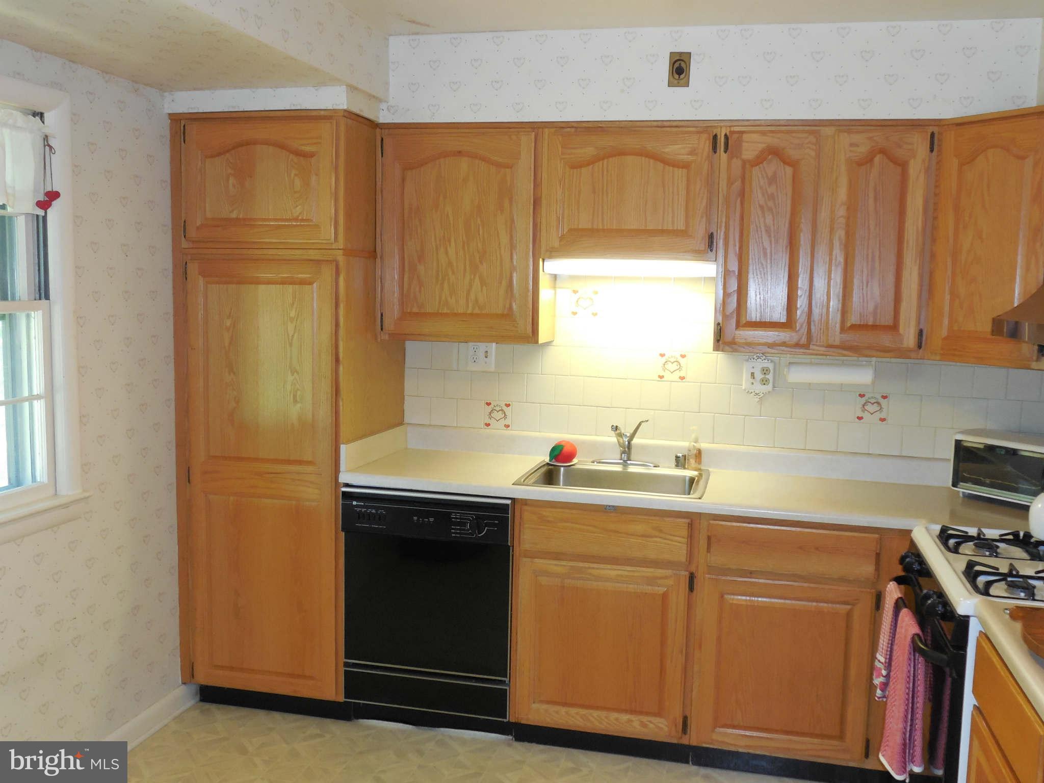 7808 Fort Hunt Road Alexandria, VA 22308 - Photo 6 of 21 KITCHEN