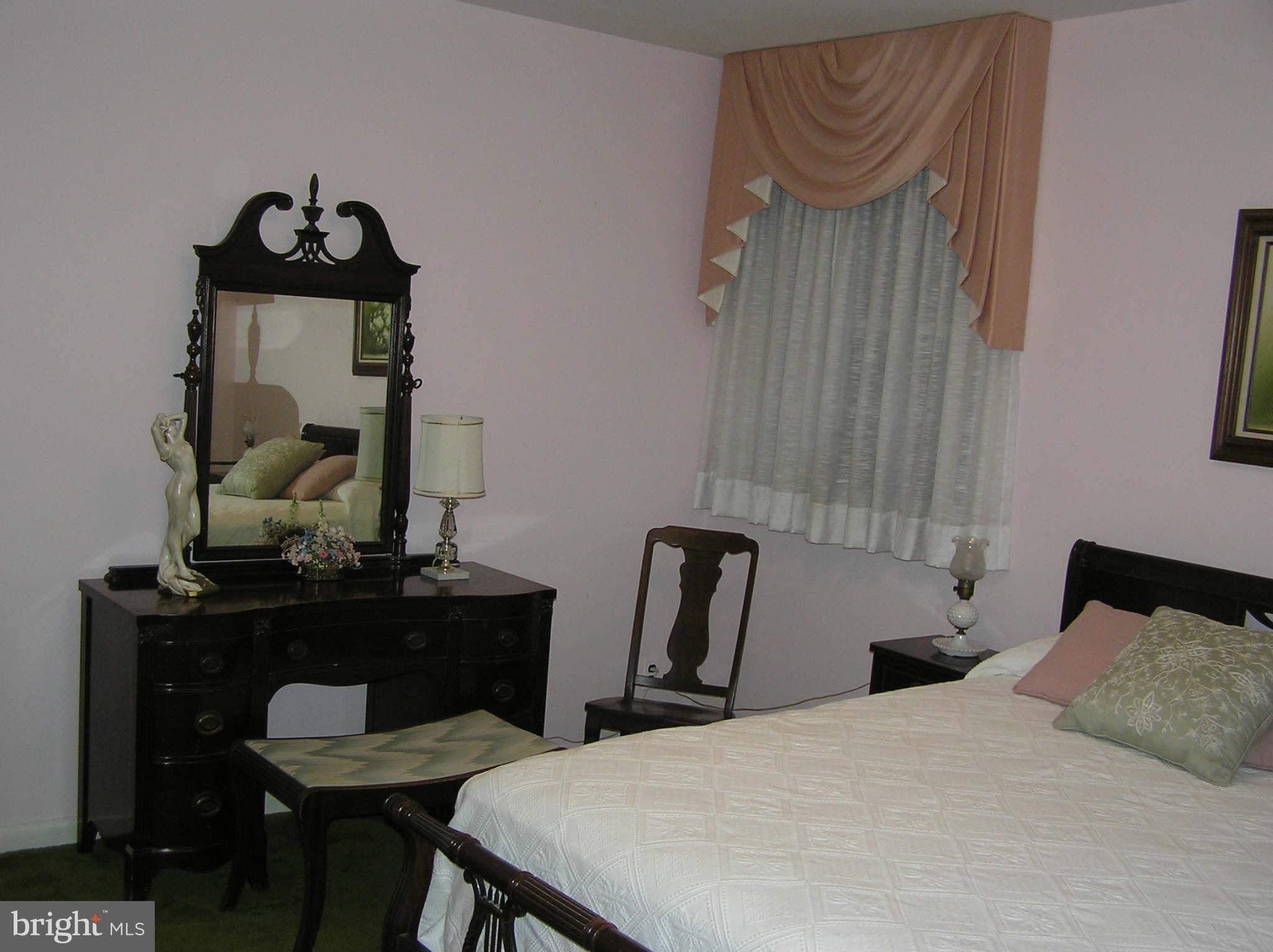 7808 Fort Hunt Road Alexandria, VA 22308 - Photo 7 of 21 MASTER BEDROOM