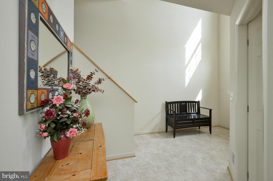 628 Luthardt Road Baltimore, MD 21220 - Photo 4 of 30 Foyer