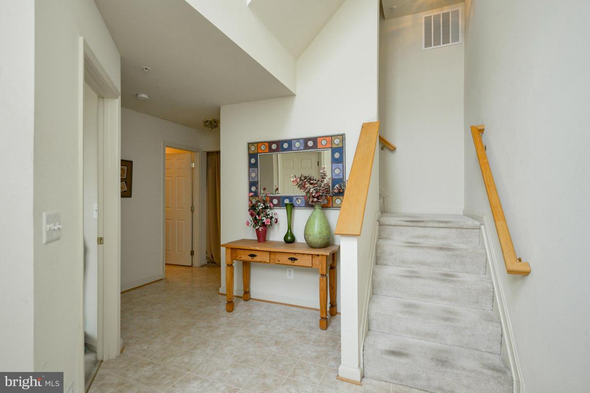 628 Luthardt Road Baltimore, MD 21220 - Photo 5 of 30 Foyer