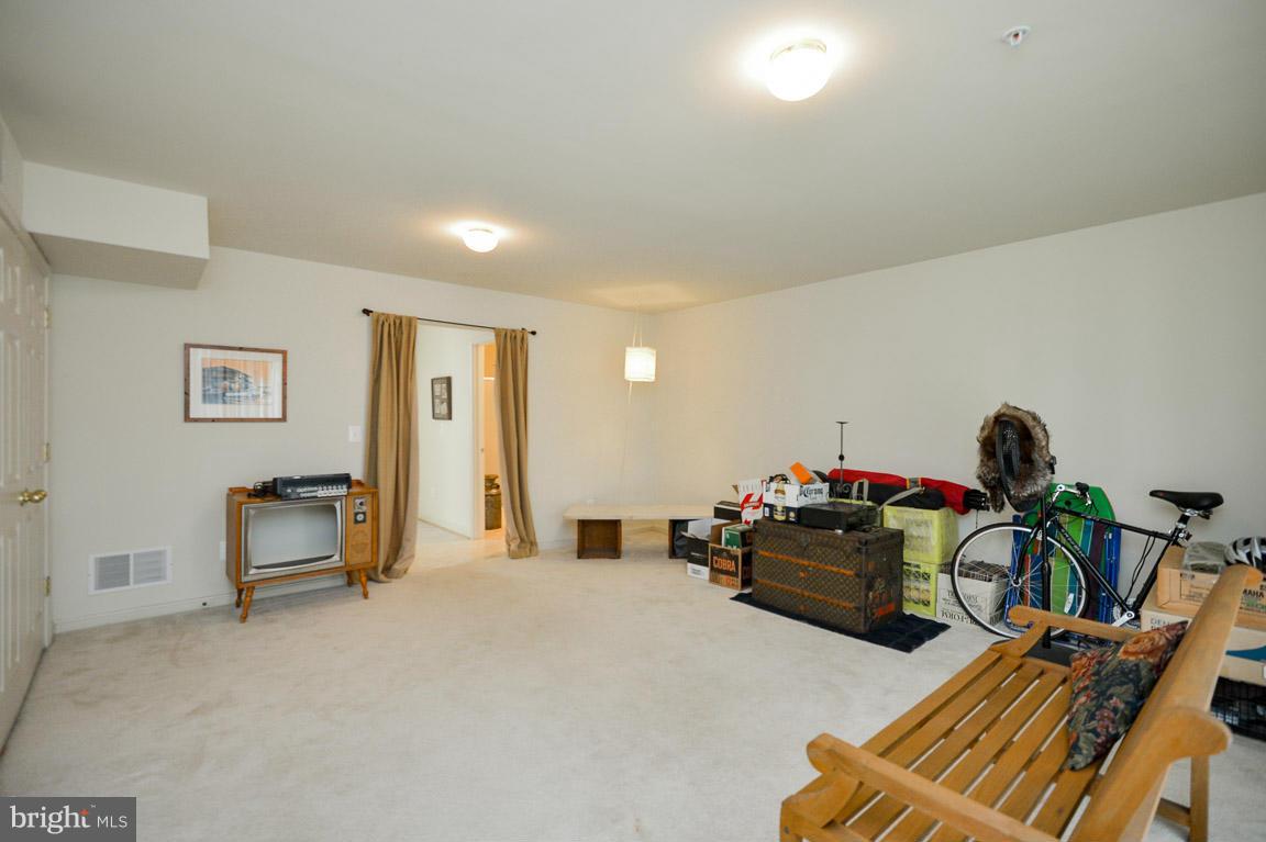 628 Luthardt Road Baltimore, MD 21220 - Photo 6 of 30 Family Room