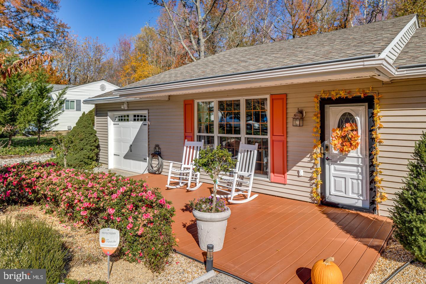 29 Sherri Way Pine Hill, NJ 08021 - Photo 4 of 28 a front view of a house