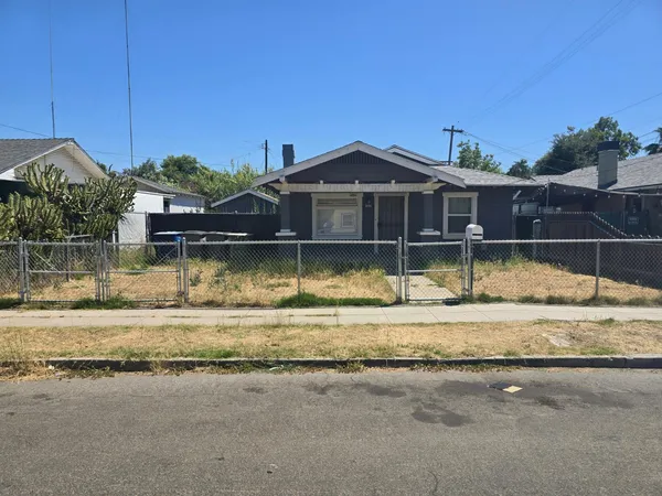 $300,000 | 1426 East Patterson Avenue, Fresno, CA 93728