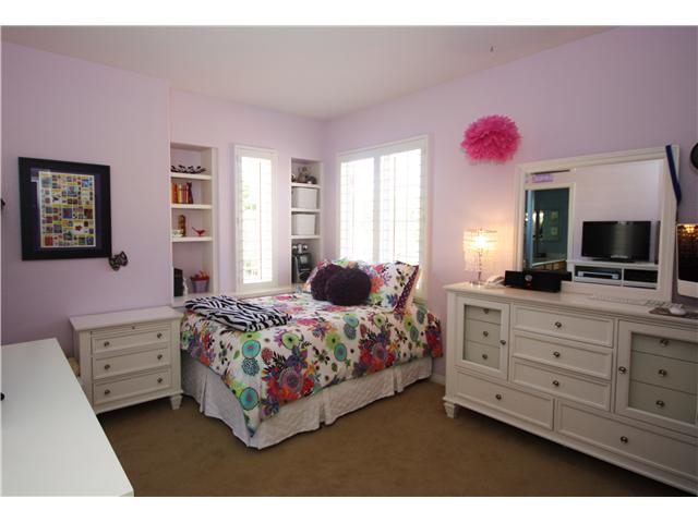 1373 Sparrow Road Carlsbad, CA 92011 - Photo 17 of 22 Guest Bedroom w/ Jack-n-Jill Bathroom