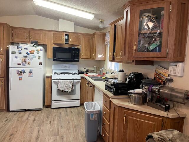 227 Raquel Parowan, UT 84761 - Photo 3 of 10 Kitchen