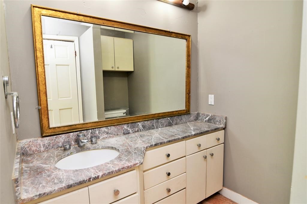 1961 Dryden Road Houston, TX 77030 - Photo 15 of 21 Gallery Image 15