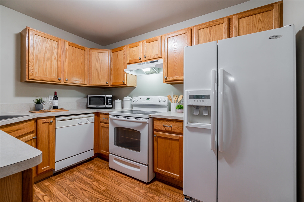 50147 Harding Street Canton, MI 48188 - Photo 10 of 24